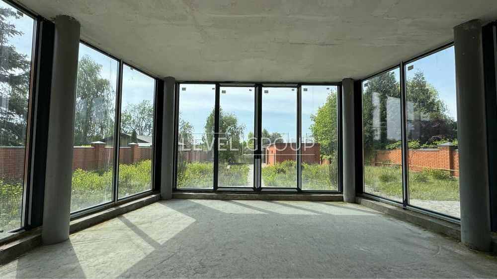 Продаж маєтку з виходом на воду і додатковим будинком! 
Конча-Заспа!