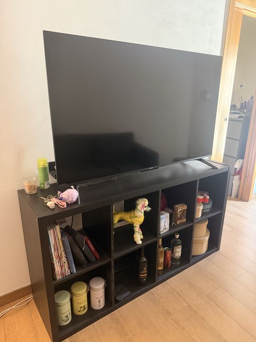 Estante de 8 Nichos em Preto | Ideal como Móvel TV