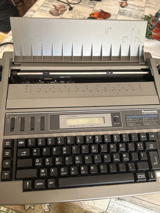 Máquina de escrever eletrónica-Panasonic