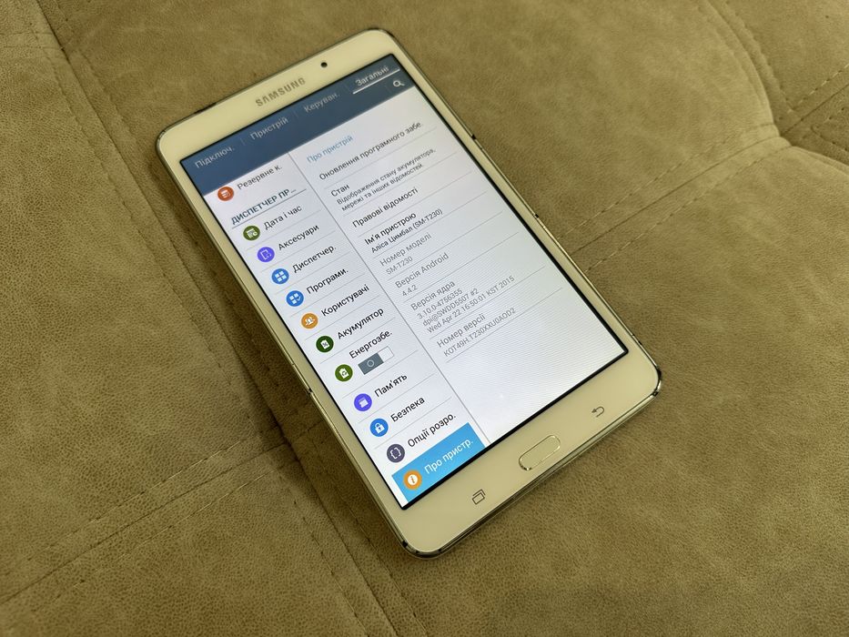 Продам планшет Samsung Tab 4 SM T230 в хорошому стані