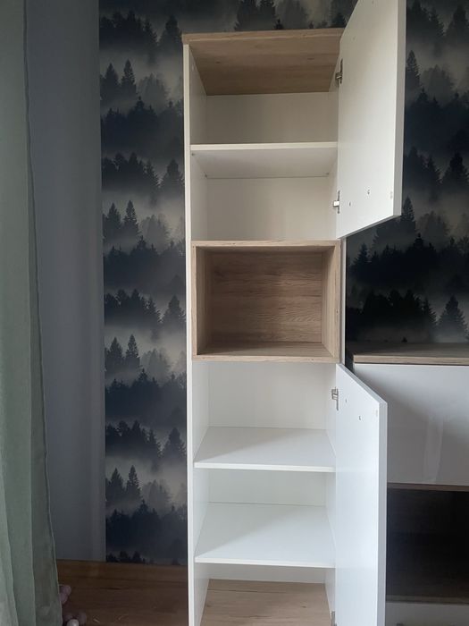 Komplet mebli pokojowych bialy połysk + drewno