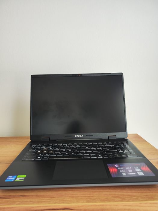 MSI Laptop RTX4070 like new with warranty until April 202764563861604738124