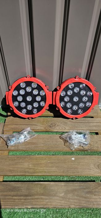 Faróis auxiliares de led
