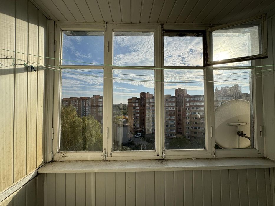 Продаж 3к Довженка І/О