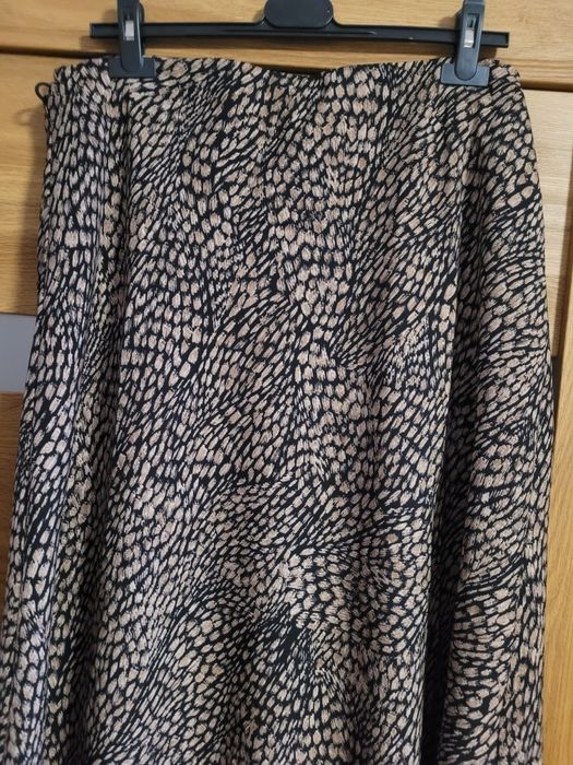 Spódnica w kropki