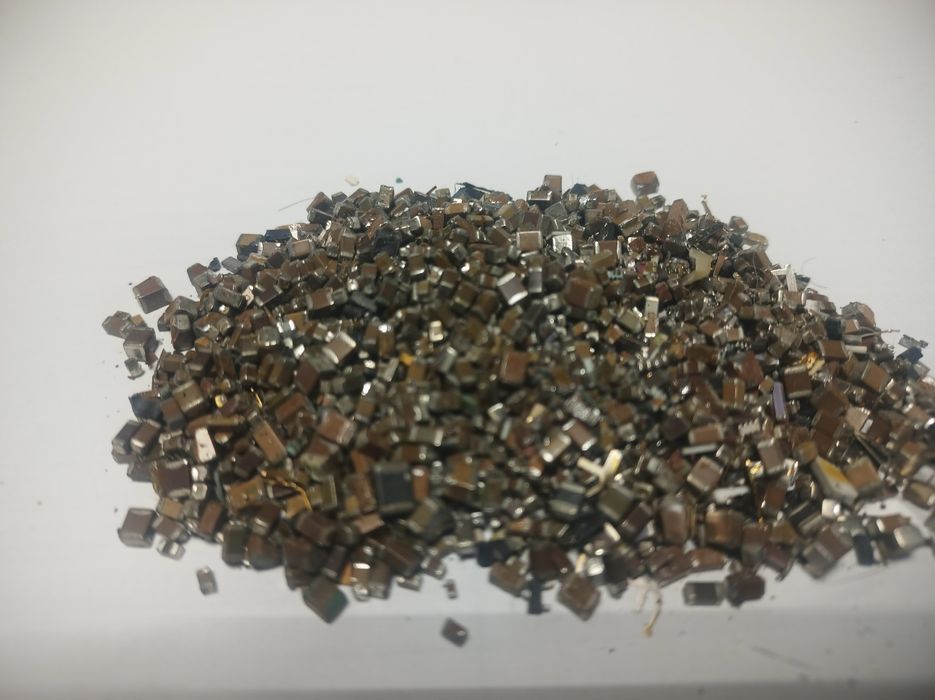 Радіодеталі, вакуумні конденсатори, афінаж