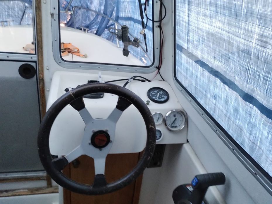 Łódż motorowa Bella 571 C