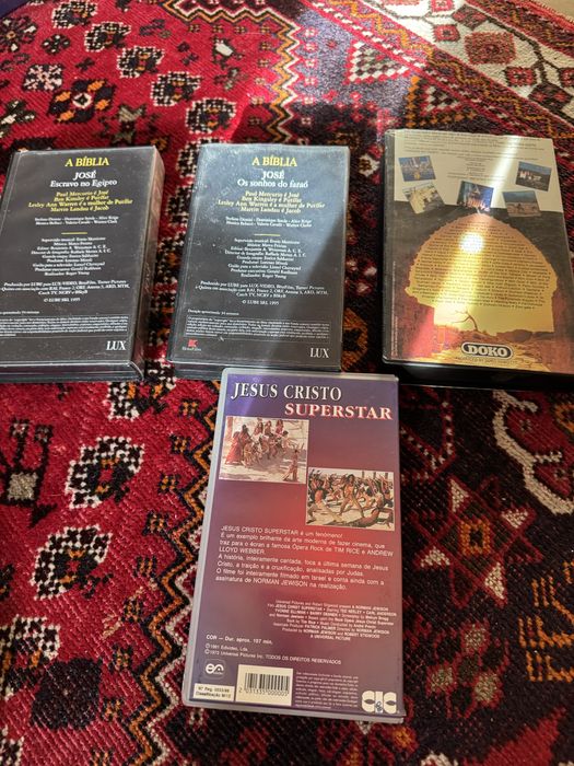 Lote de 4 VHS temas religiosos
