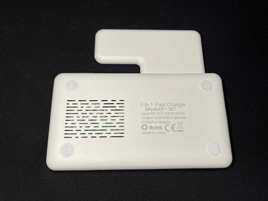 Безпровідна зарядка 3 в 1 для телефона годинника та навушників