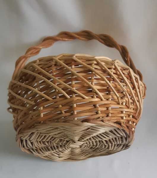 Корзинка плетеная д.21 в.10(21)