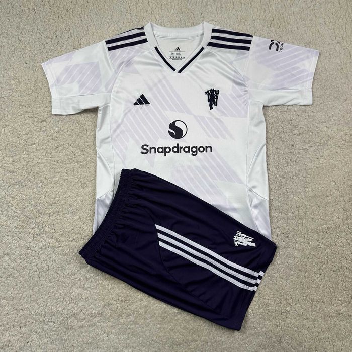 Футбольная форма Арсенал Манчестер Сити Манчестер Юнайтед 25-26