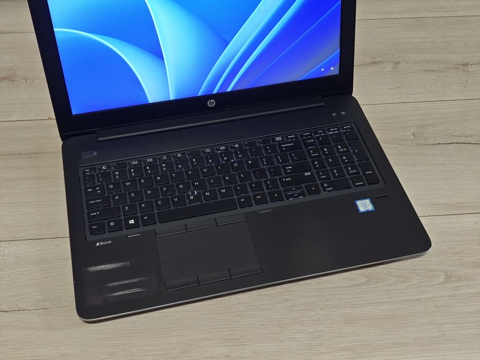 Ноутбук HP zbook 15 G4  i7 NVIDIA SSD