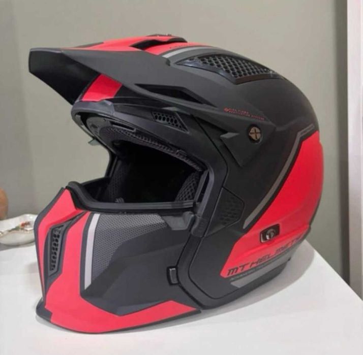 Capacete com duas viseiras e pala para sol. Não respondo a SMS