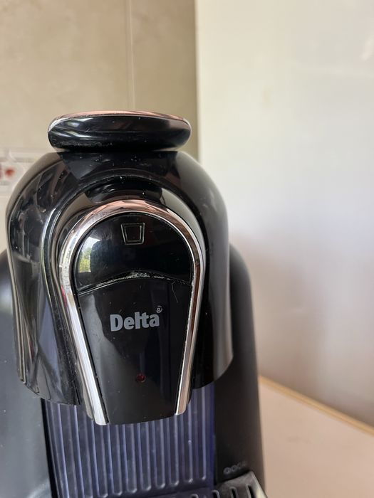 Máquina de Café Delta Q – Excelente Estado