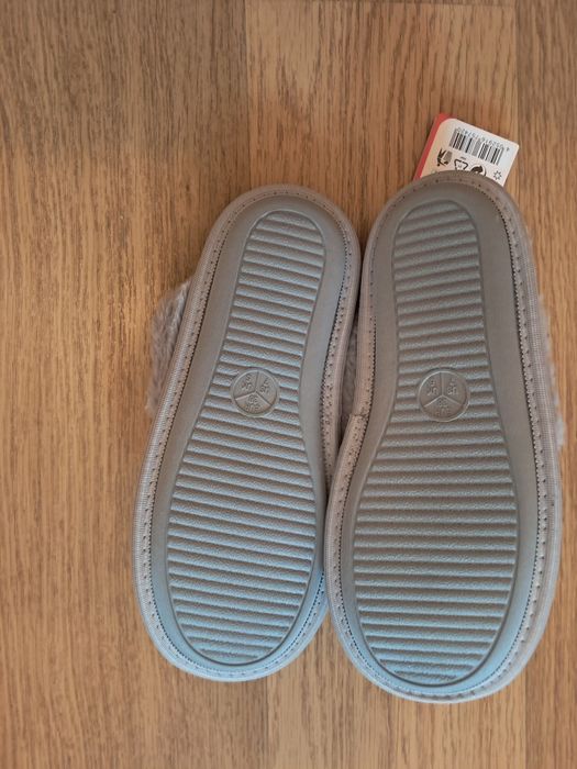 Продам женские тапочки
