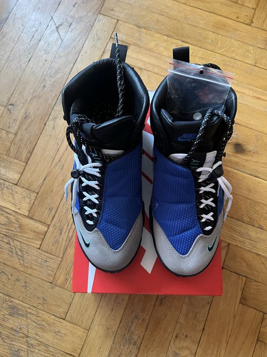 Оригінальні зимові кросівки Nike x Sacai.