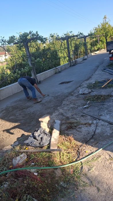 Serviços de pedreiro e trolha