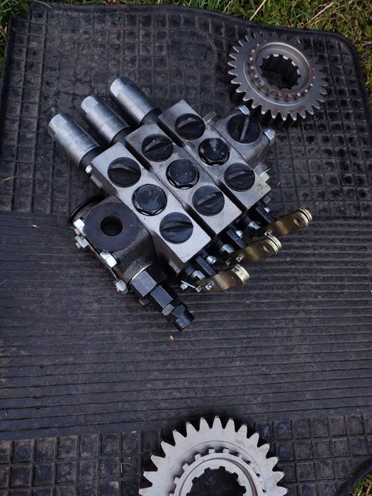 Розподільник МТЗ 1221 1025 892 RP70 РП-70 рп70 Распределитель МтЗ мс70