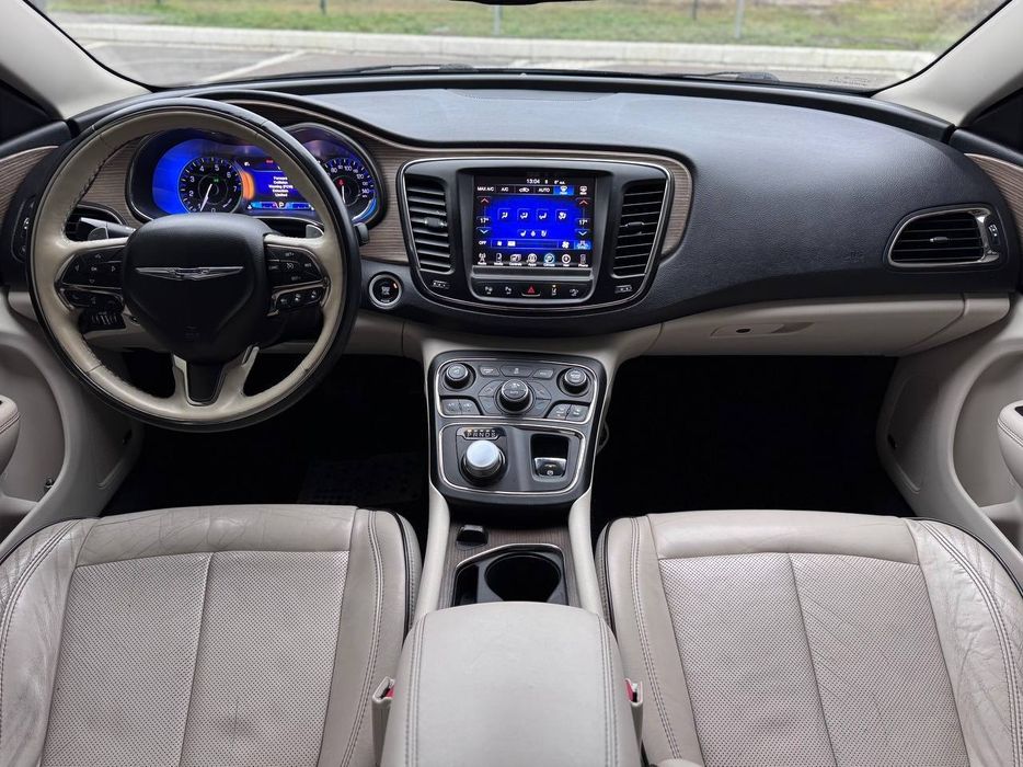 Chrysler 200 2014 року, 3,6 газ/бензин, автомат, передній привід,182т.