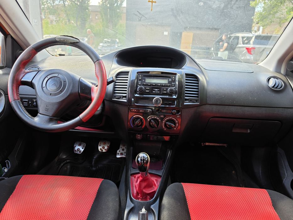 Geely MK Cross 2012