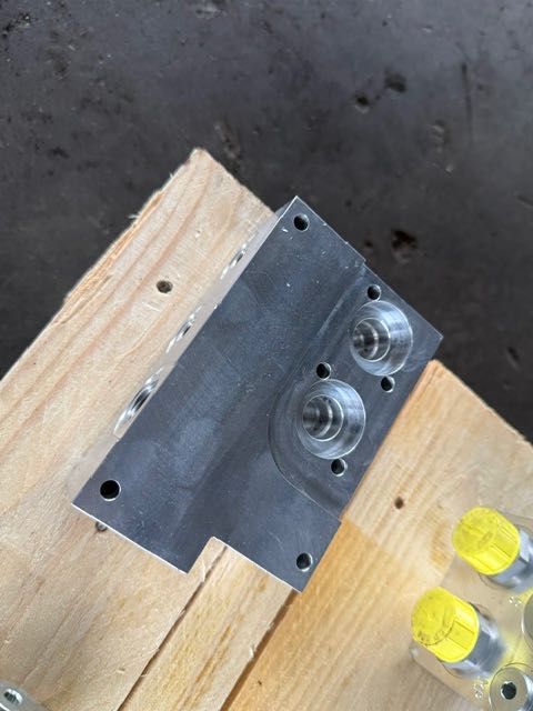paleta hydrauliki nowa do maszyn budowlanych