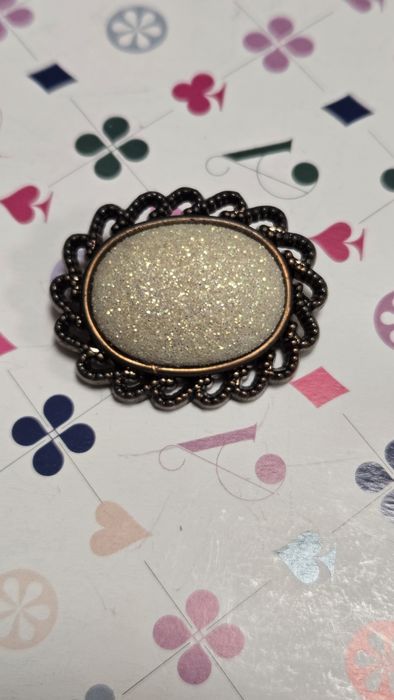 Broszka w stylu vintage brokat