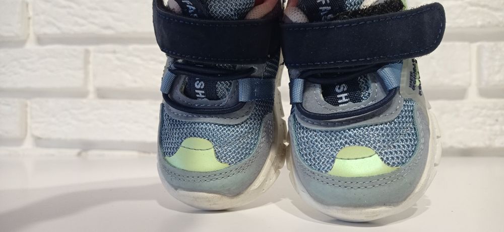 Кроссовки на мальчика 19 размер