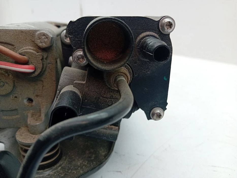 Compressor suspensão BMW X5 (F15, F85)