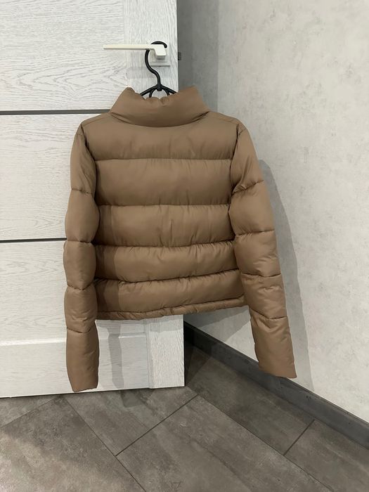 Продам бежеву курточку