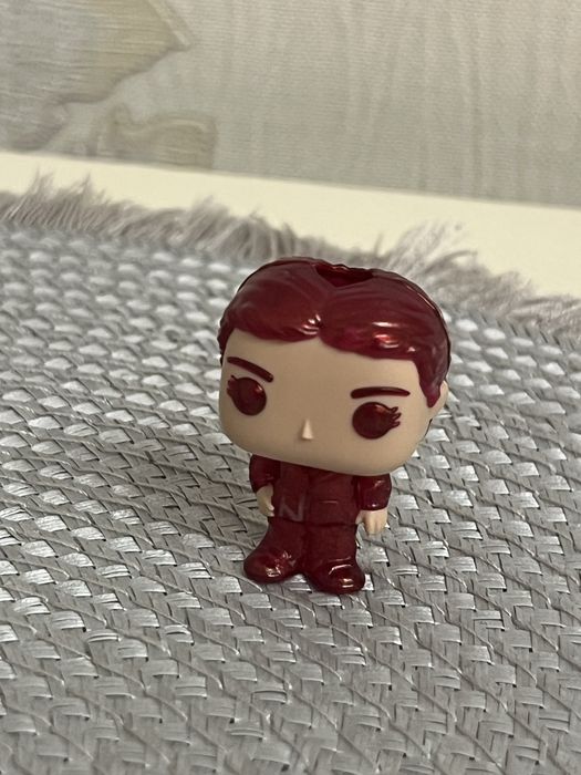 Обмен фигурки Макс из изнанки очень странные дела киндер джой