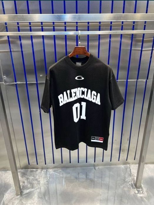 Хіт Чоловіча мужская  Футболка Balenciaga  баскетбол оверсайс унісекс  розмір  S-XXL