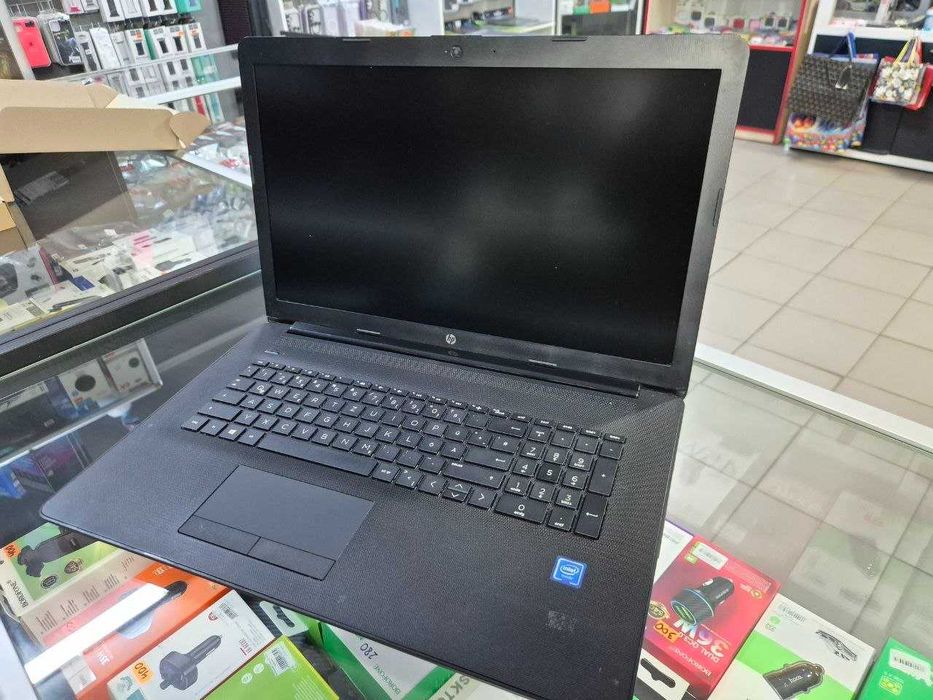 Ноутбук HP 17 BY DDR4 8GB + SSD M2