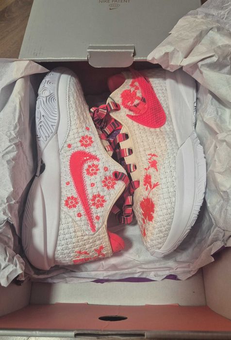 Buty sportowe/do koszykówki/sneakersy do chodzenia Nike LeBron XX PRM