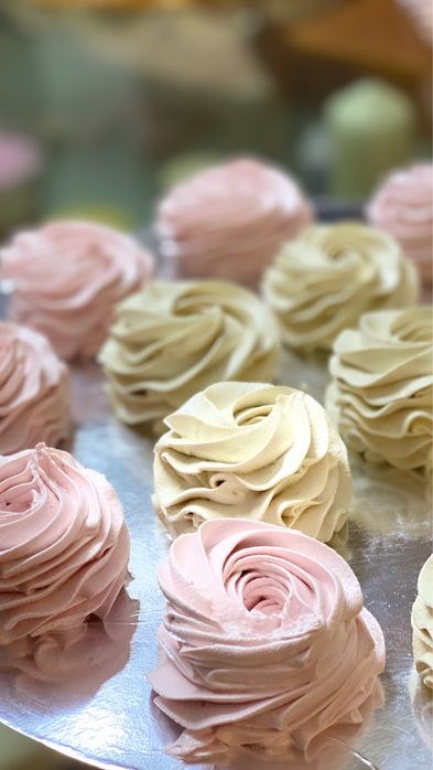 Десерти Трайфли Капкейки Меренговий рулет Зефір Запоріжжя