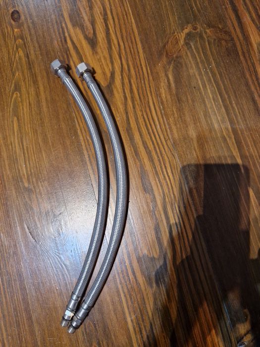 Wężyki przyłączeniowe do baterii  3/8  35cm