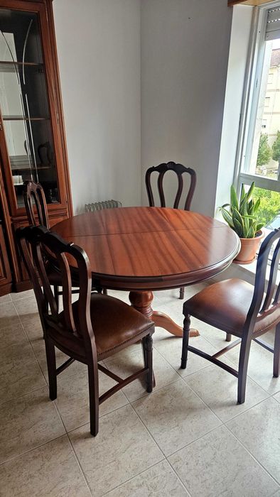 Mesa Madeira 110 cm extensível + conjunto 4 cadeiras