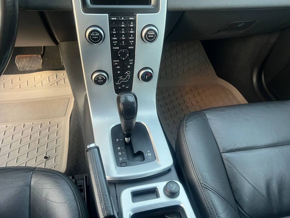 VOLVO V50. 2л Диз автомат