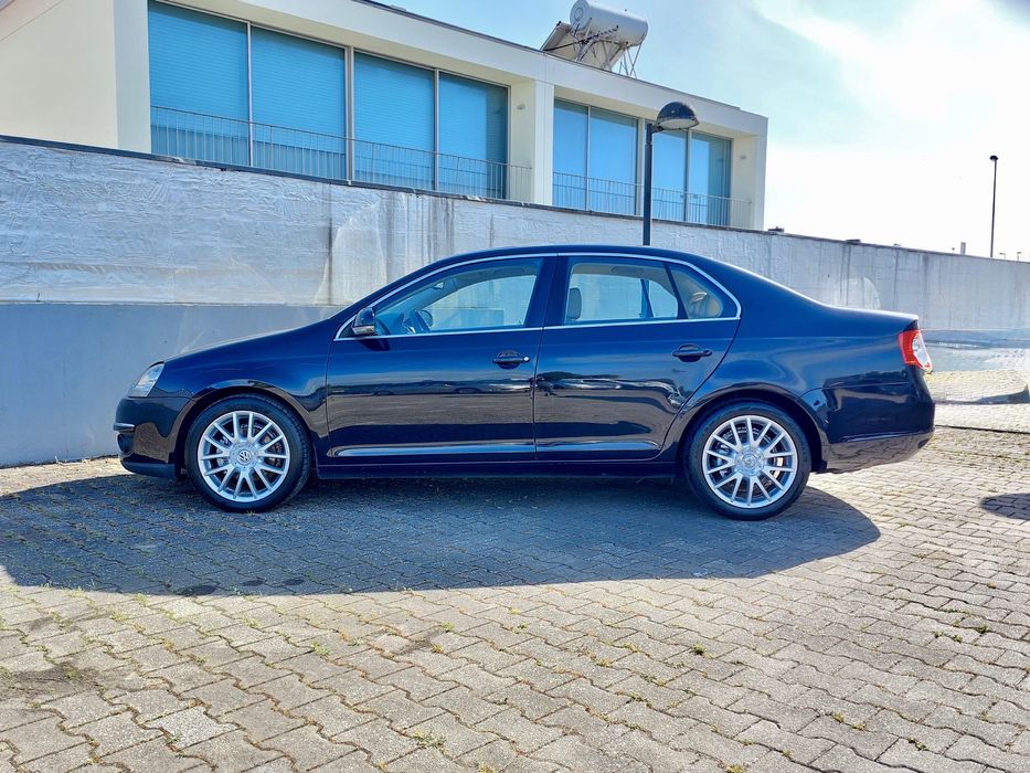 Volkswagen  Jetta 2.0 TDI (2007)