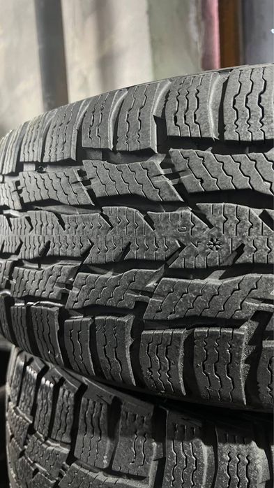 Комплект зимової гуми 215/65/16с