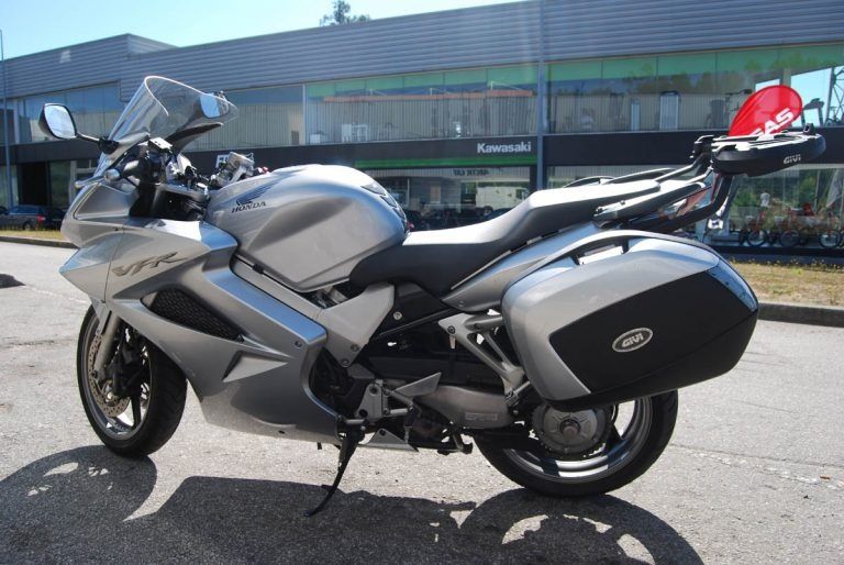 Honda vfr 800 vtec