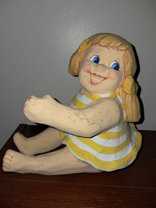 Boneca de papelão  antiga