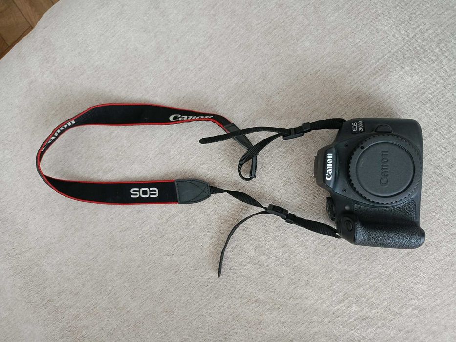 Aparat Canon EOS 2000D  body stan bardzo dobry