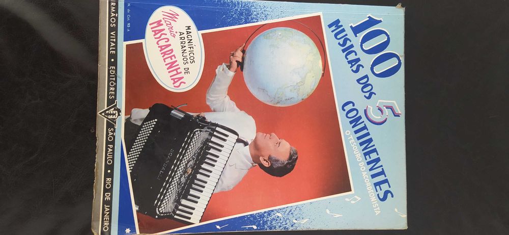 Livro" 100 músicas dos 5 continentes"
