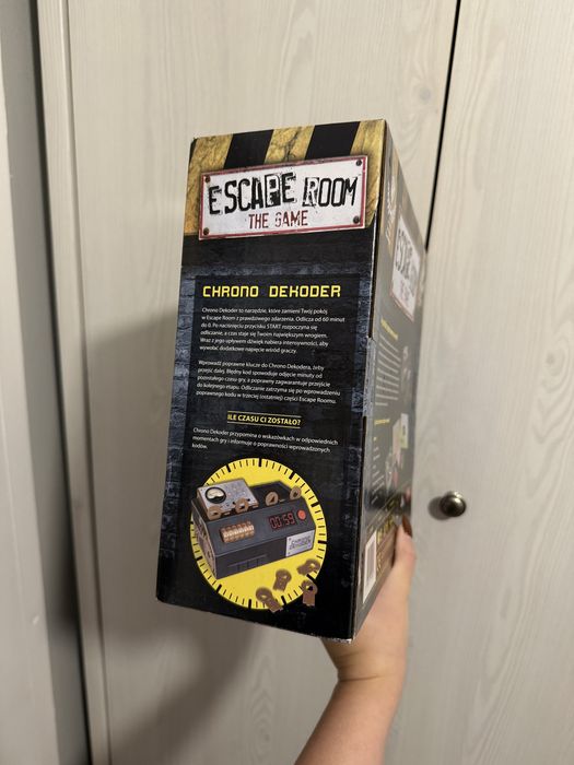 Gra logiczna gra umysłowa gra planszowa Escape Room Trefl 3-5 osób wiek 16+