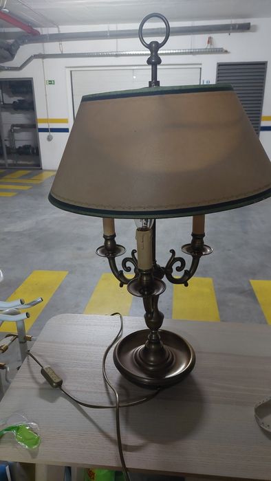 Candeeiro de mesa de entrada ou apoio de sala