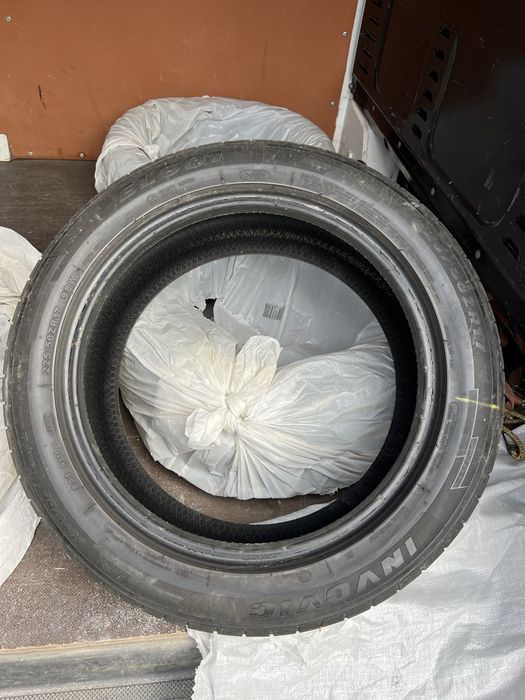 Продам шини 225/50ZR17 отличное состояние 4шт Лето