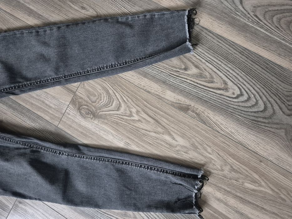 Jeansy damskie/młodzieżowe stradivarius M