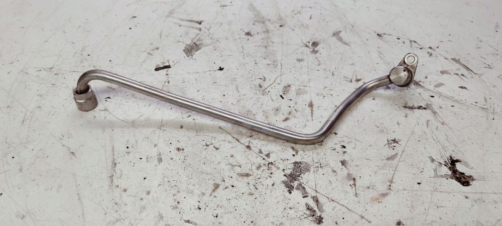 RURA PRZEWÓD SMAROWANIE TURBO A6 C8 A7 05L145771E