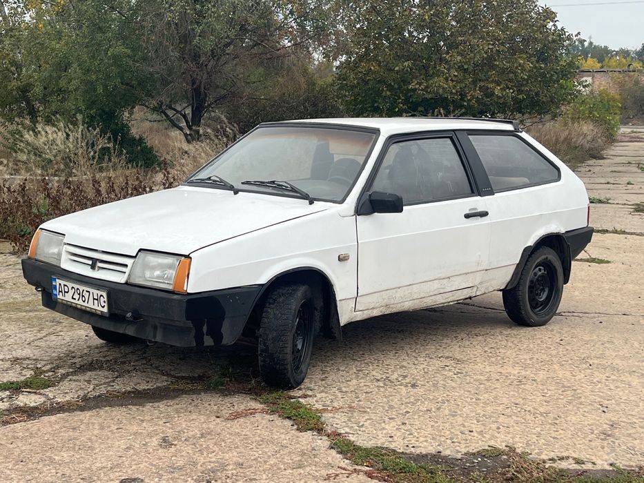 Автомобіль ваз 2108