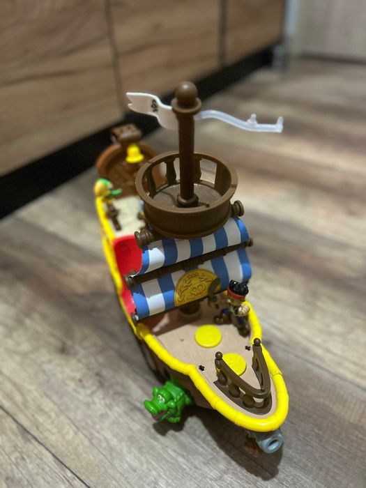 Statek piracki i dwa samochody! Okazja!